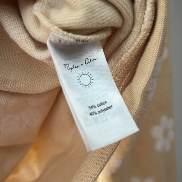 Rylee + Cru – Boxy Pullover Floral Daisy Sweater - Picture 6 of 7